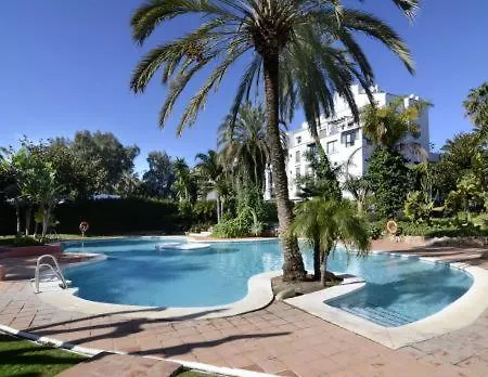 Jardines Del Puerto En Pleno Centro De Puerto Banus *