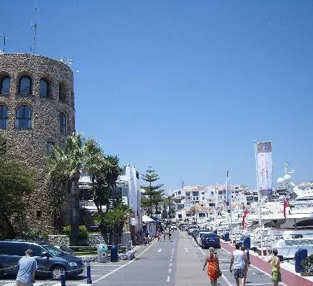 Jardines Del Puerto En Pleno Centro De Puerto Banus Marbella